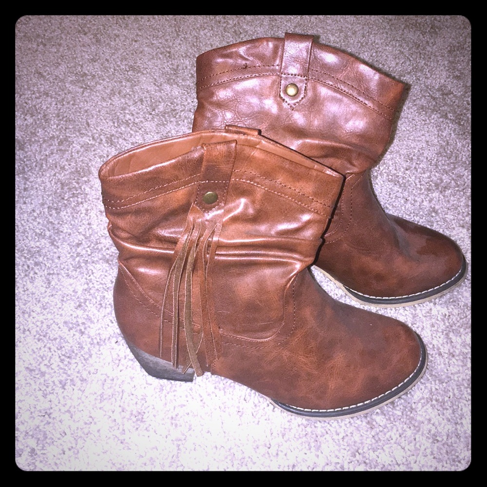 Brown fringe ankle boots NWOT